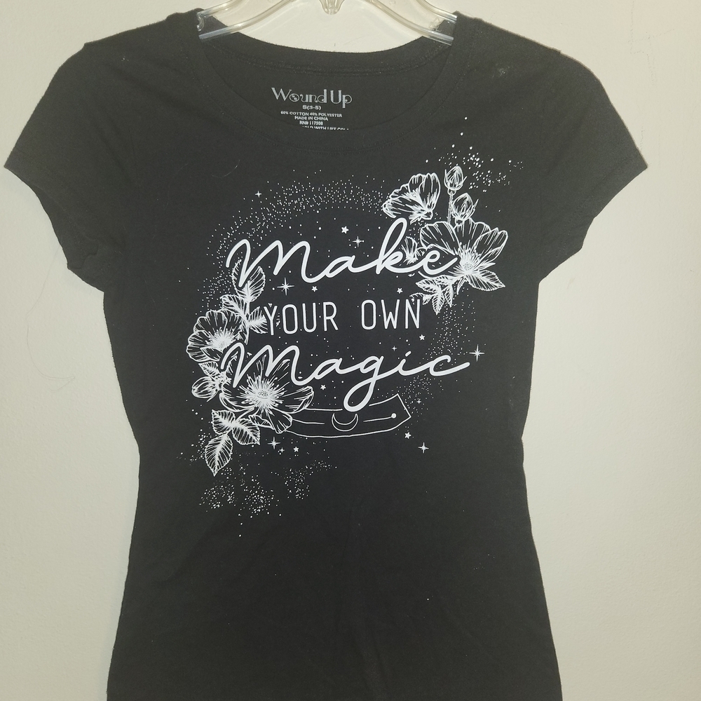 Wound Up Black 'Make Your Own Magic' Tee